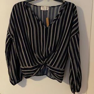 Knot tie blouse